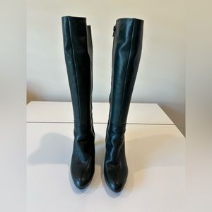 Beautiful forest green leather boots